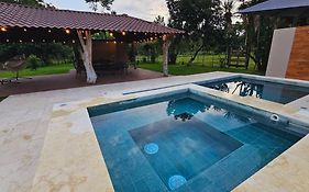 Casa Roble Fortuna